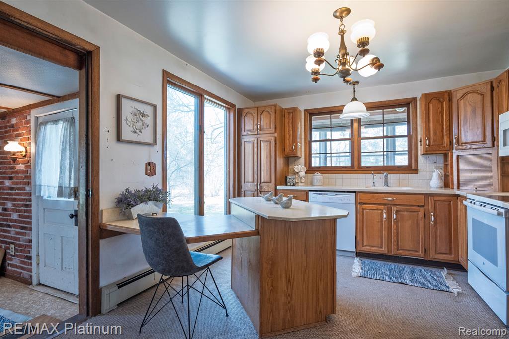 565 SLEAFORD Road, Howell, MI 48843 — Photo 16