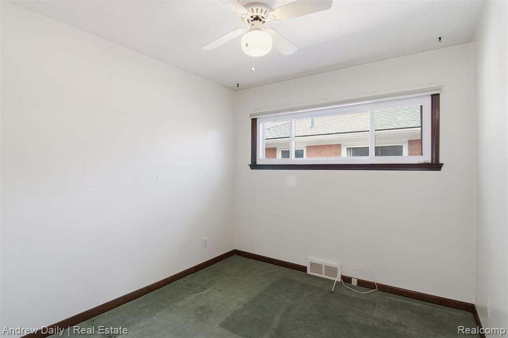 8460 Nightingale Street, Dearborn Heights, MI 48127 — Photo 7