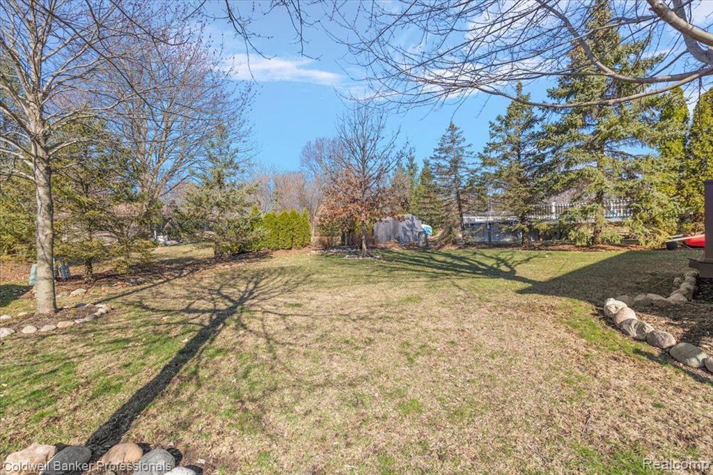 9485 BAYWOOD Drive, Plymouth, MI 48170 — Photo 12