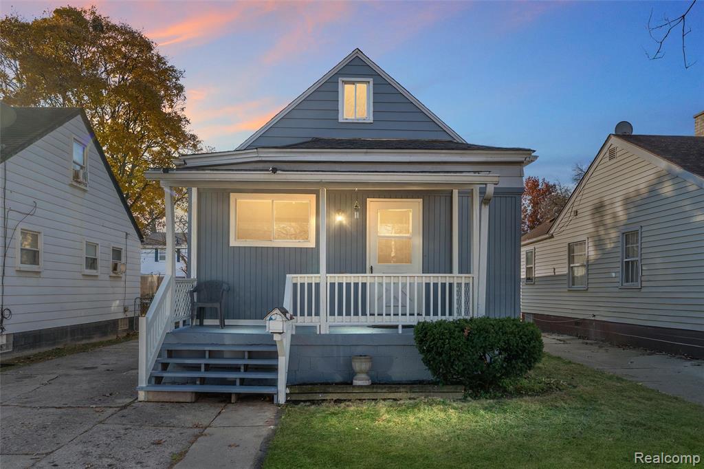 20462 Hollywood Street, Harper Woods, MI 48225 — front exterior