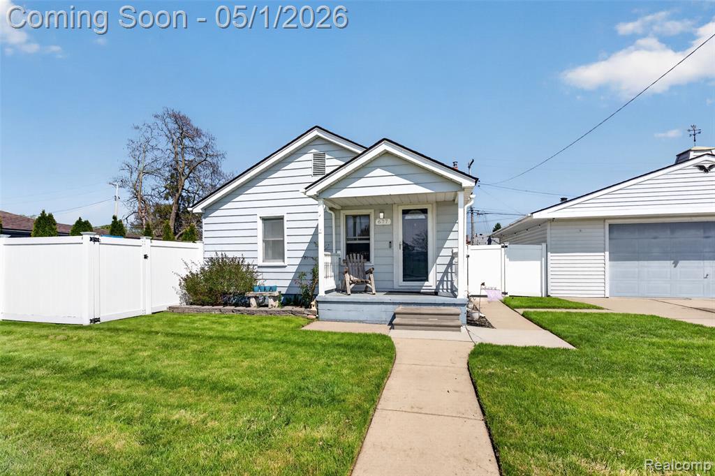 677 Lindbergh Street, Wyandotte, MI 48192 — Photo 12