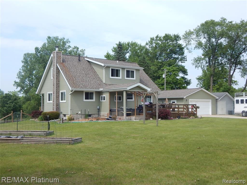 2025 W Rose Center Road, Holly, MI 48442 — Photo 4