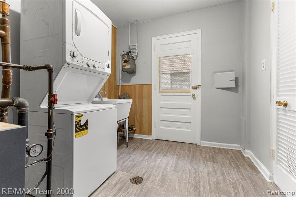 7322 Fenton Street, Dearborn Heights, MI 48127 — Photo 17