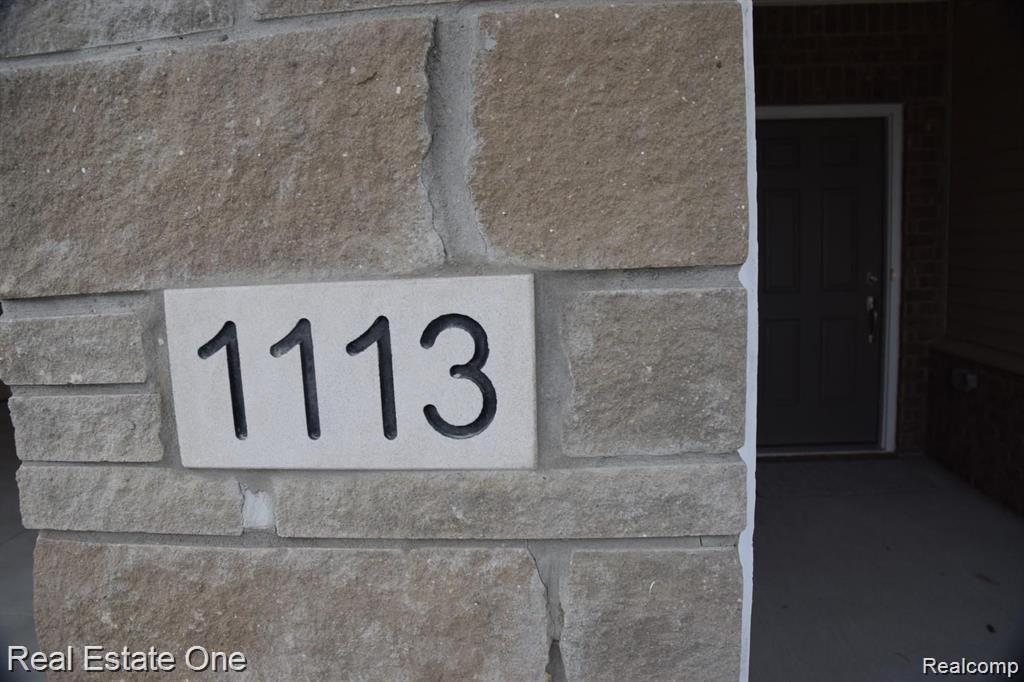 1113 Lark Street, Lake Orion, MI — Photo 2