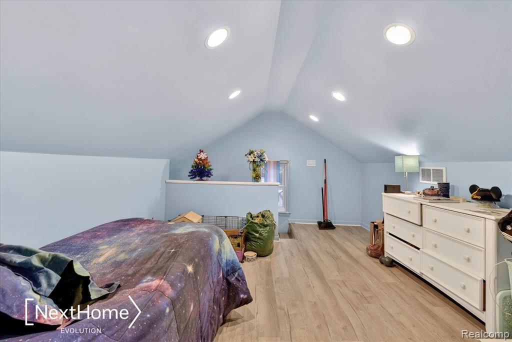 645 Riverbank Street, Wyandotte, MI 48192 — Photo 17