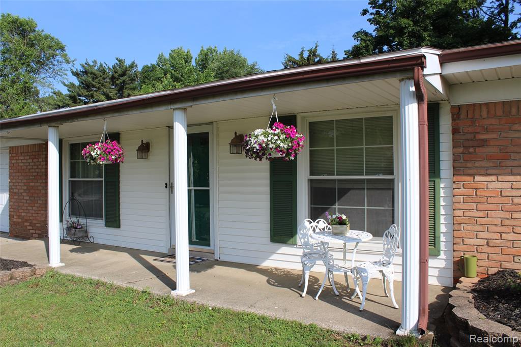 4037 Sandy Creek Drive, Utica, MI 48316 — Photo 3