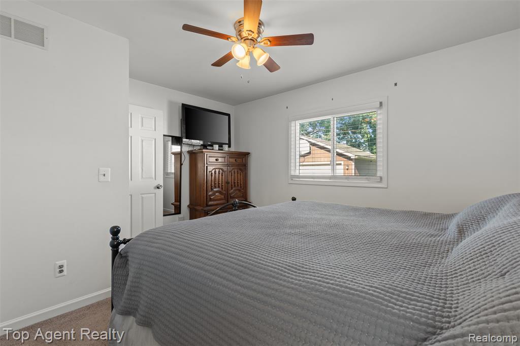 49431 Fuller Road, Chesterfield, MI — Photo 14