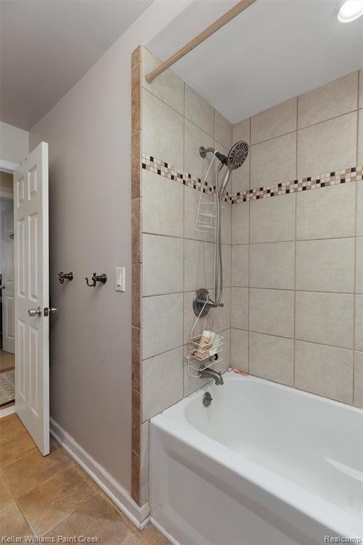 420 Dons Court, Ortonville, MI 48462 — Photo 15