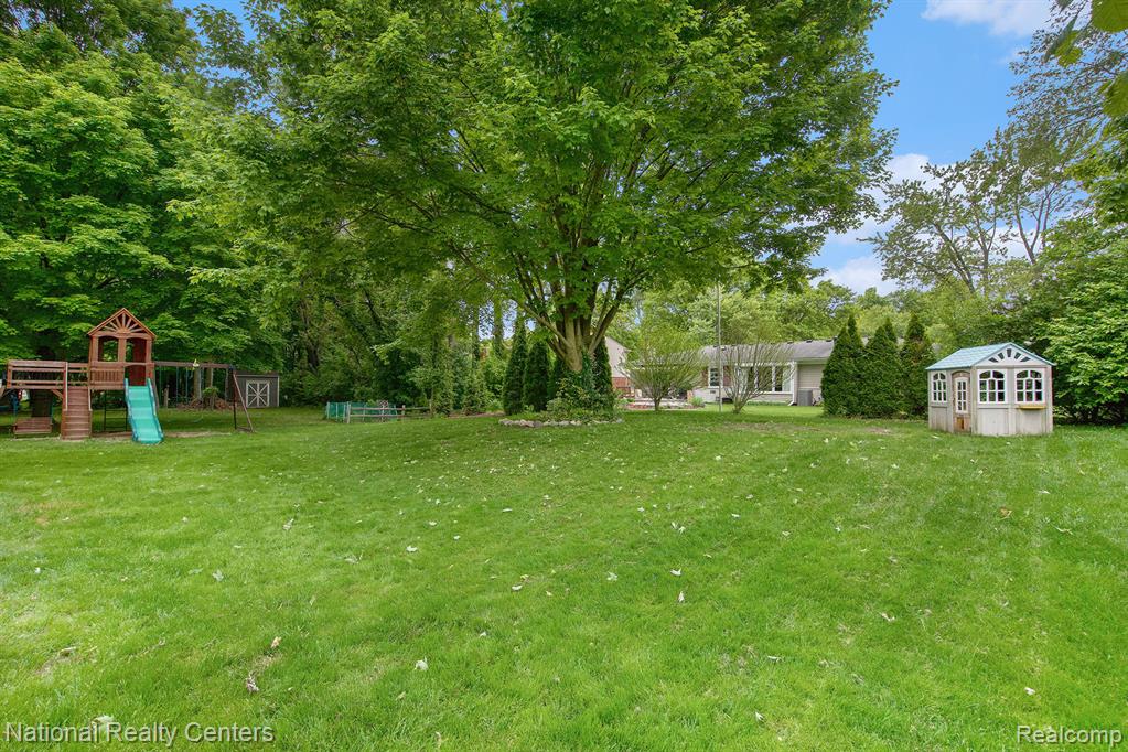 44947 Partridge Drive, Plymouth, MI 48170 — Photo 31