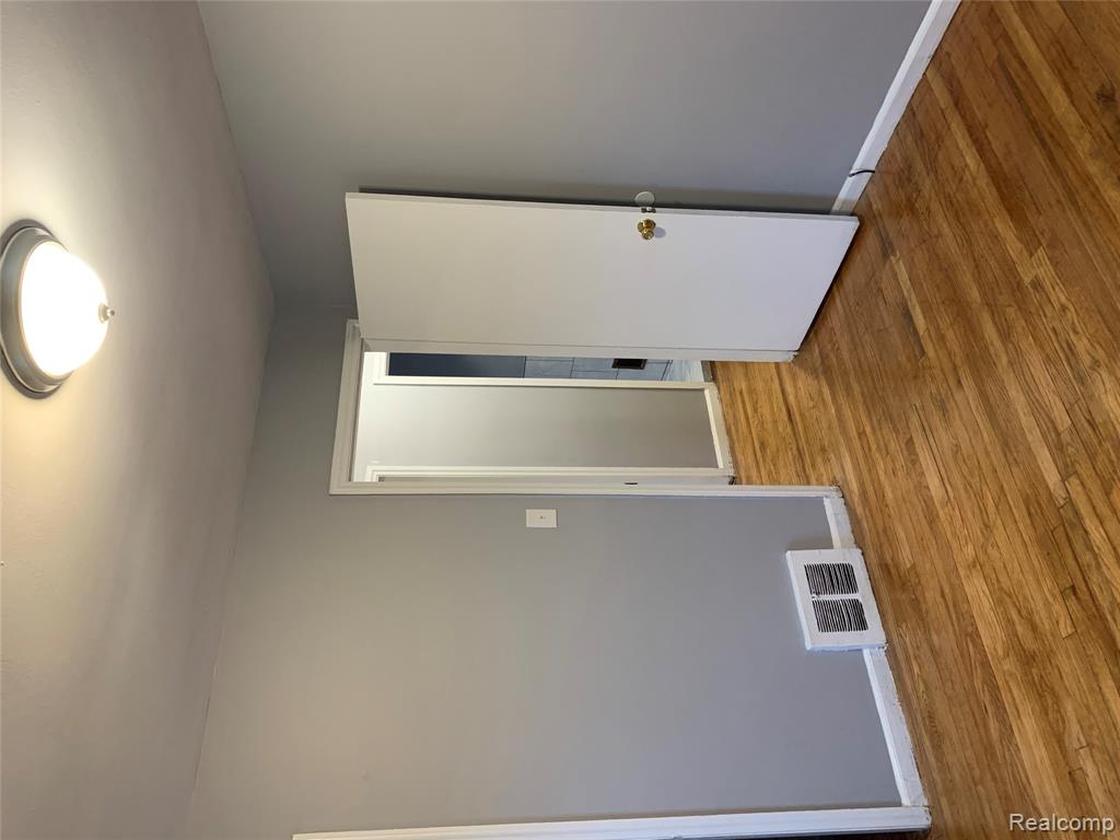 9973 Winthrop Street, Detroit, MI 48227 — Photo 16