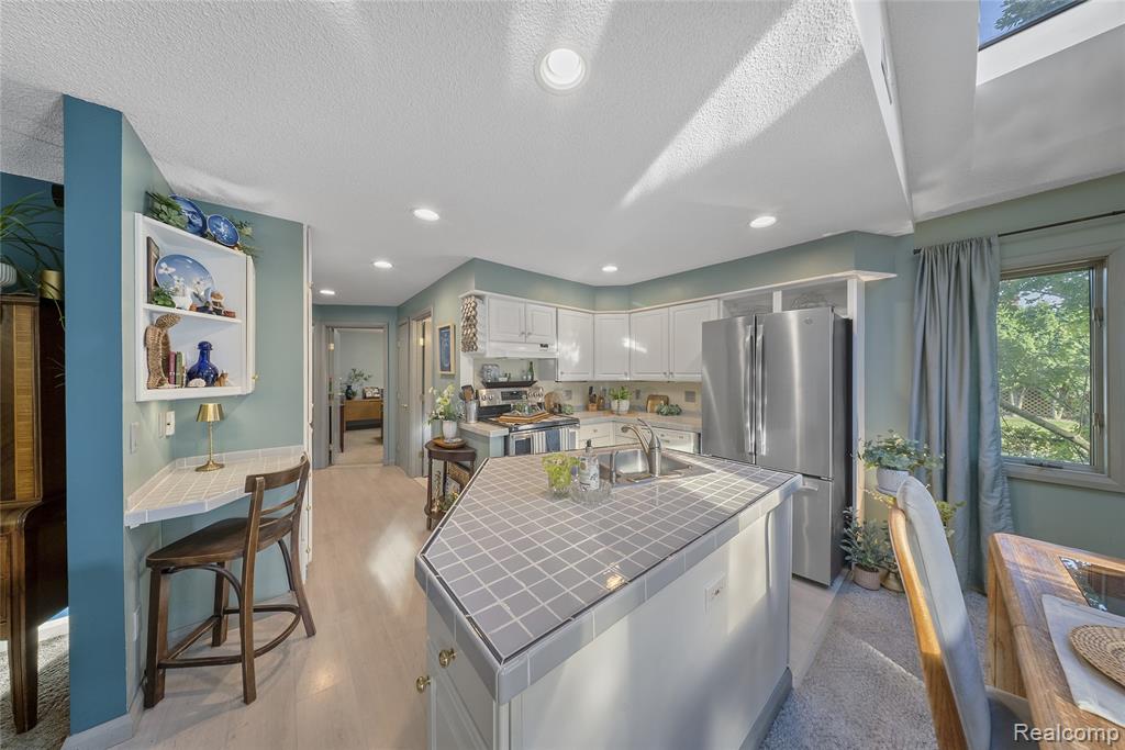 30500 Bayview Drive, Gibraltar, MI — Photo 7
