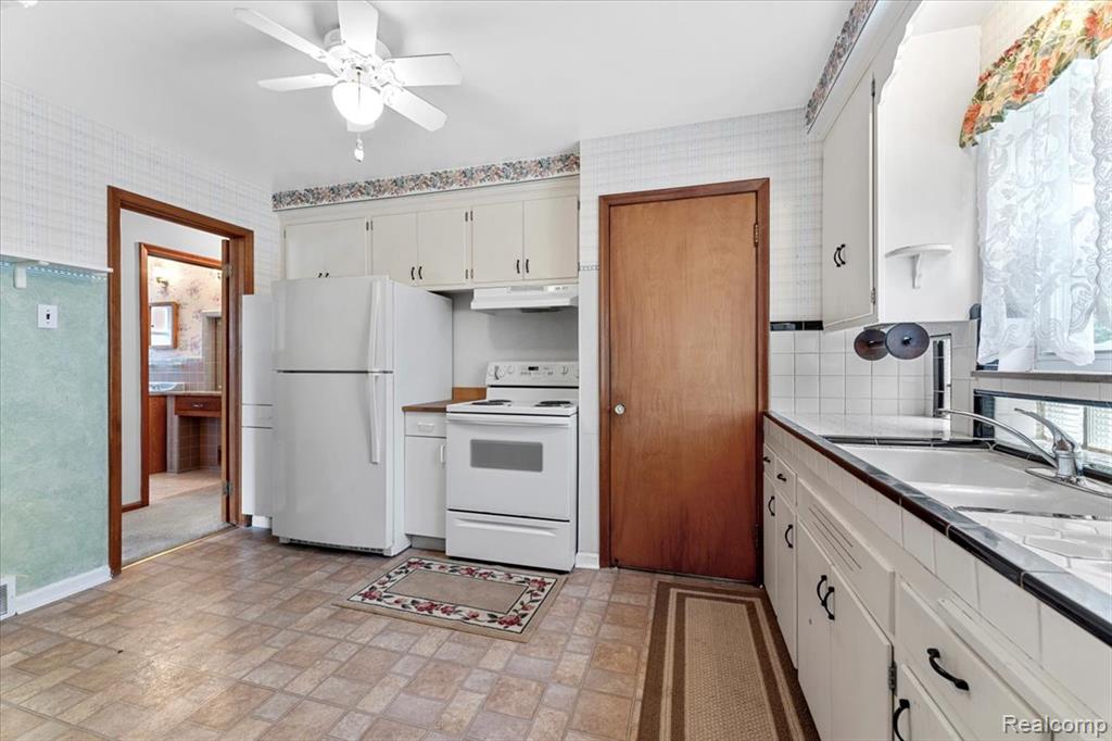 555 N Melborn Street, Dearborn, MI 48128 — Photo 8