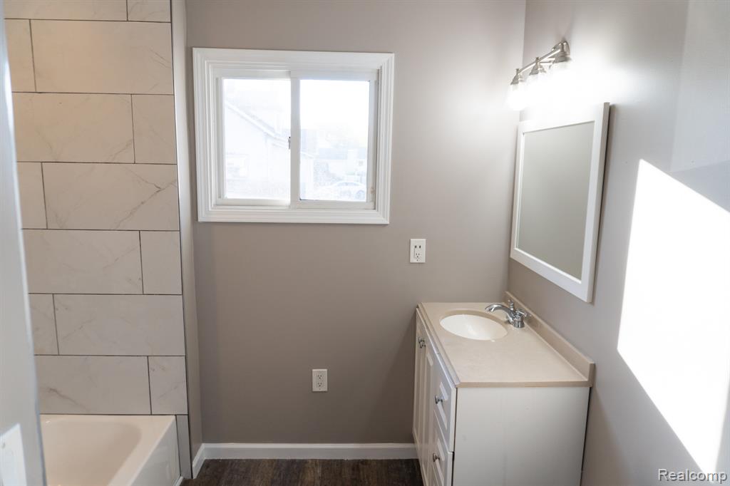 400 W MAIN Street, Durand, MI 48429 — Photo 40