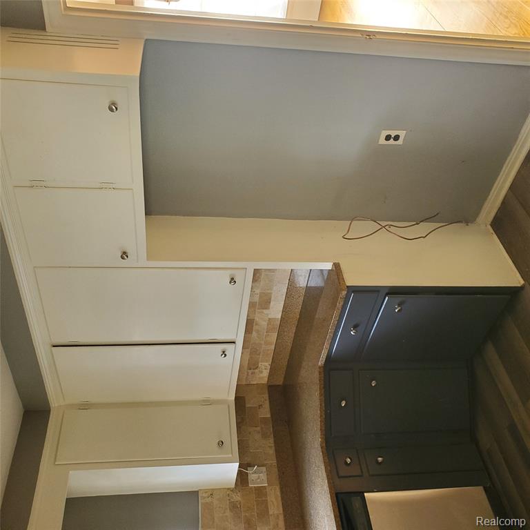 16214 Shaftsbury Avenue, Detroit, MI 48219 — Photo 8
