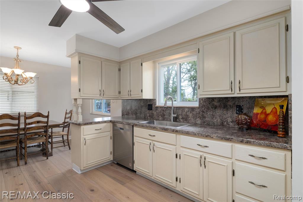 804 Bonita Drive, White Lake, MI 48383 — Photo 20