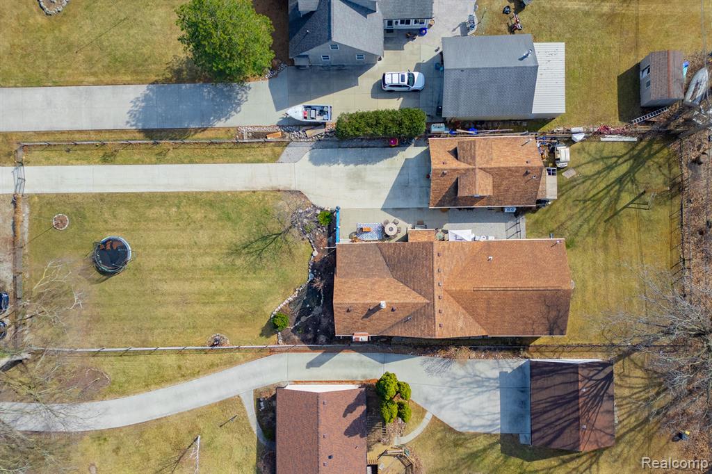 8515 Lake Road, Grosse Ile, MI 48138 — Photo 40