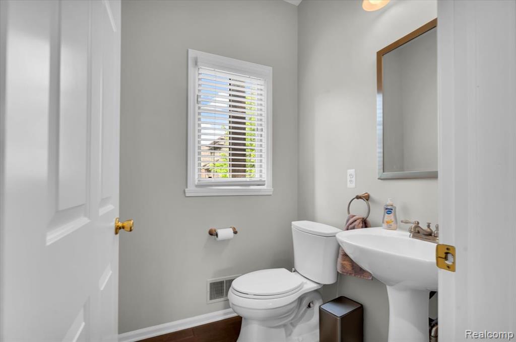 54745 Four Seasons Drive, Utica, MI 48316 — Photo 15