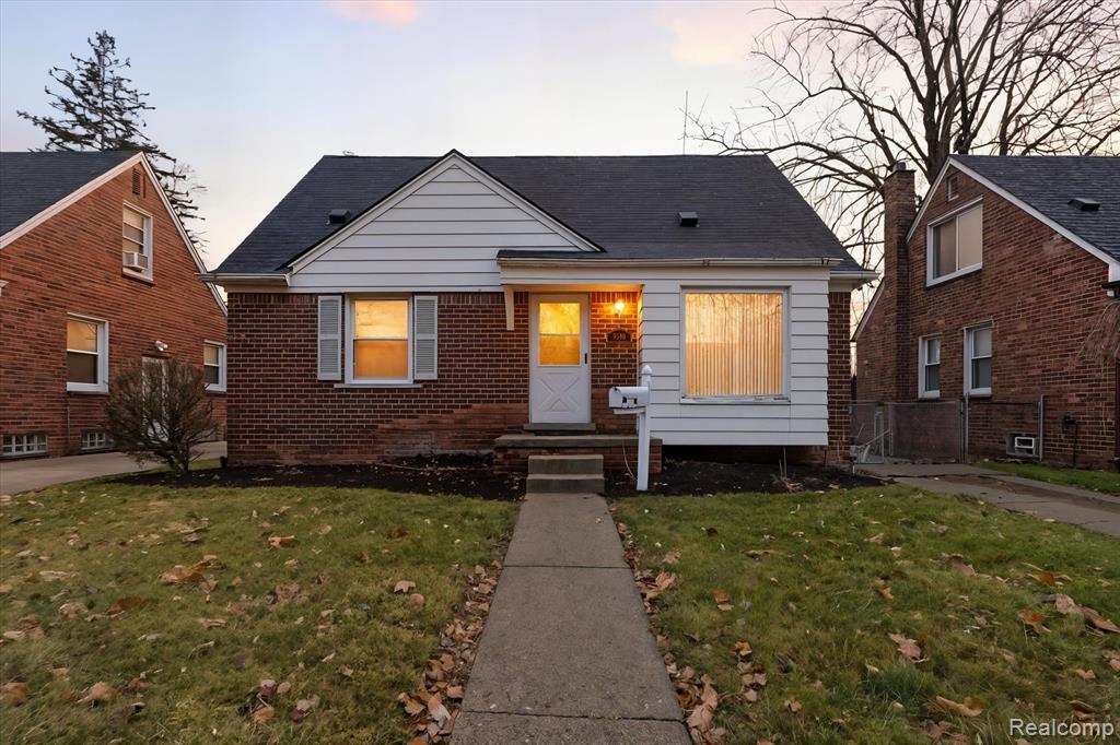 9540 Mercedes, Redford, MI 48239 — front exterior