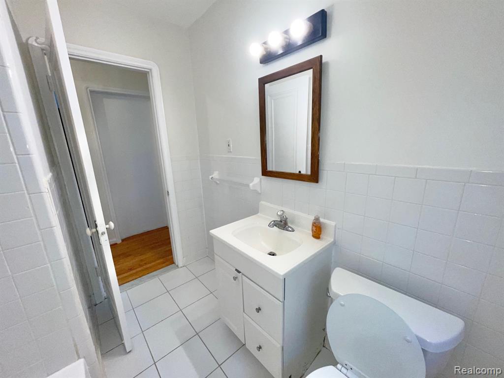 814 N Gainsborough Avenue, Royal Oak, MI 48067 — Photo 9