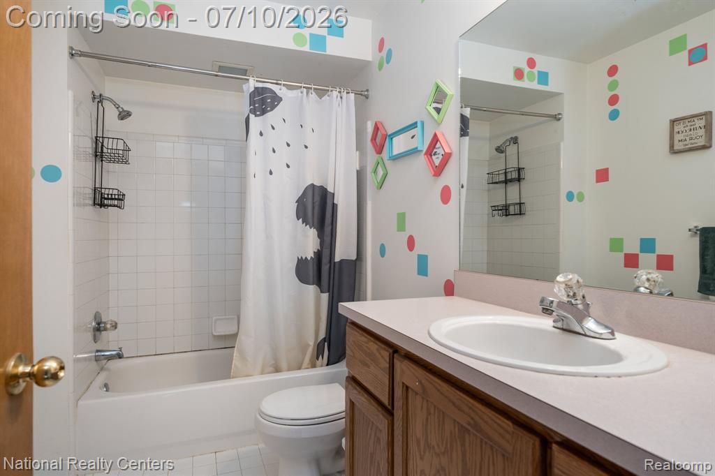 48634 Lafayette Drive, Macomb, MI 48044 — Photo 23