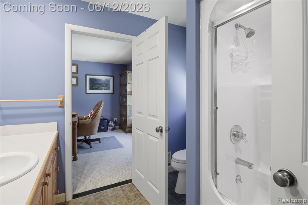 830 Hemingway Road, Lake Orion, MI 48362 — Photo 31