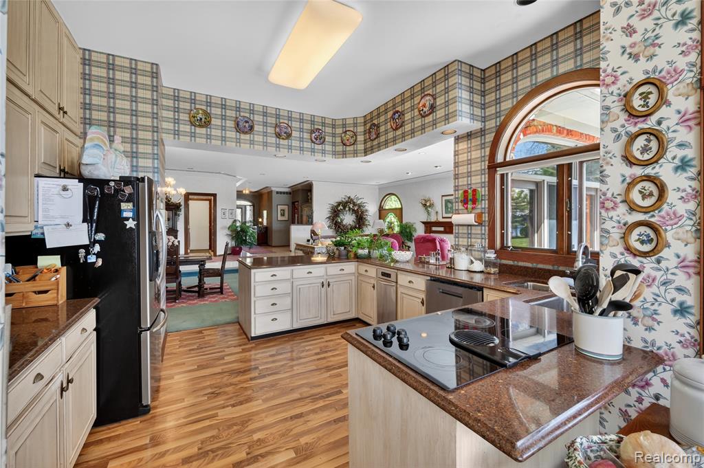 24 Chateaux Du Lac, Fenton, MI 48430 — Photo 20