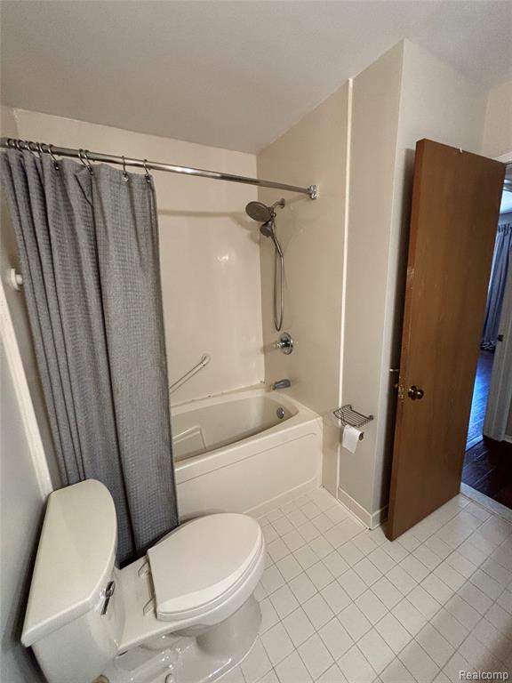 7751 LAKE RIDGE DR UNIT 28, Waterford, MI 48327 — Photo 9