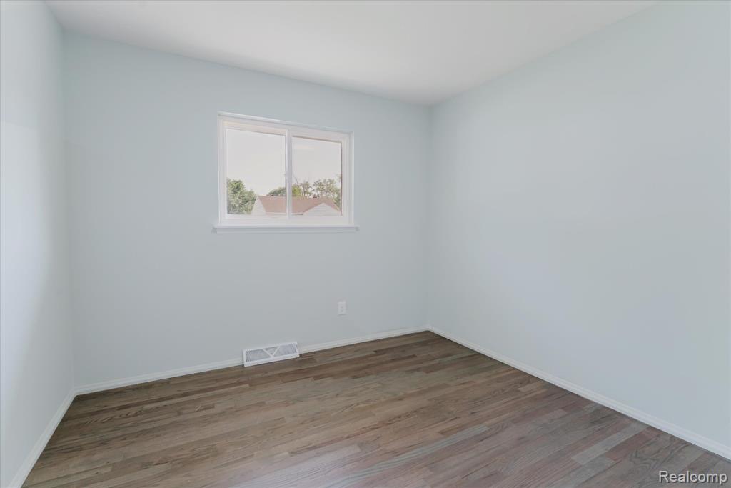 8355 HELEN, Center Line, MI 48015 — Photo 20