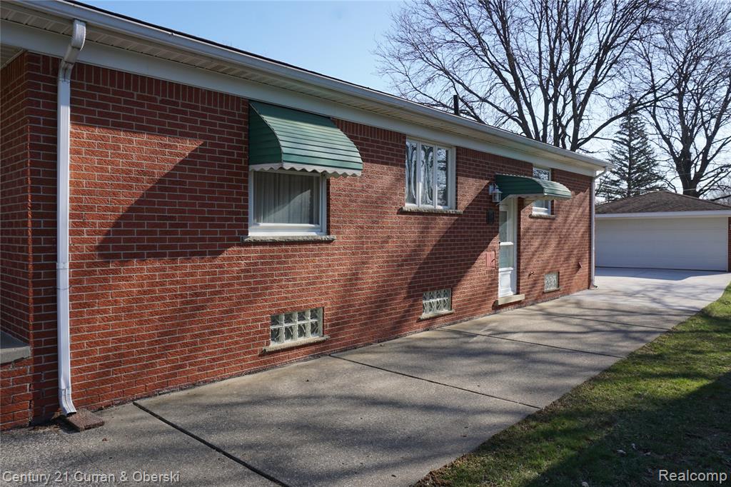 7518 Highview Street, Dearborn Heights, MI 48127 — Photo 4