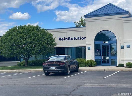 5151 GATEWAY Center, 3, Flint, MI 48507