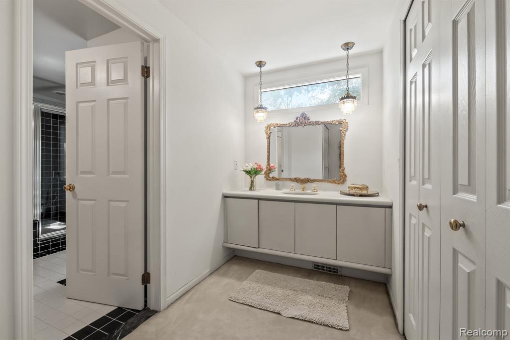 4730 Mirror Lake Drive, West Bloomfield, MI 48323 — Photo 23