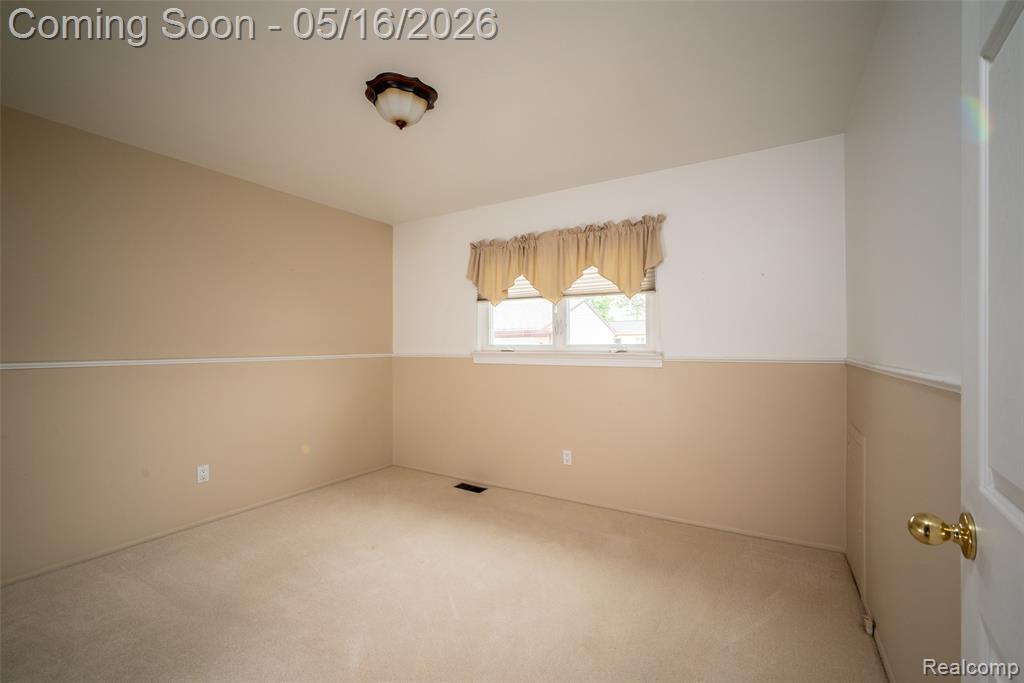 27188 Weddel Avenue, Brownstown, MI 48183 — Photo 16