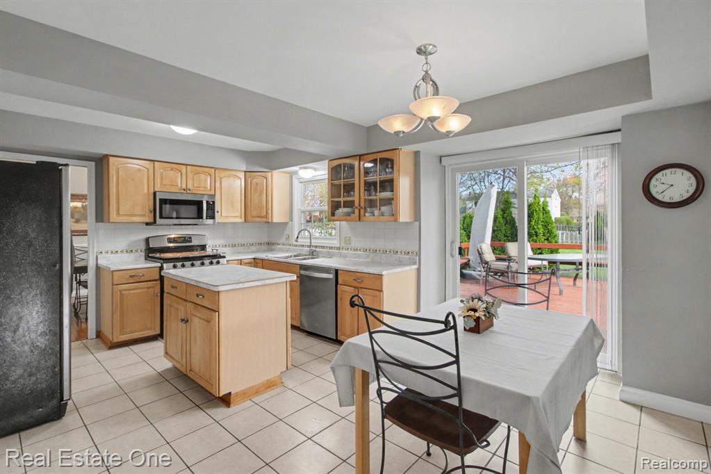 1934 Pelican Court, Troy, MI 48084 — Photo 14