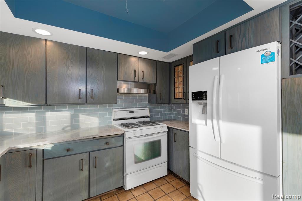 42467 Eldon Avenue, Clinton Twp, MI 48038 — Photo 10