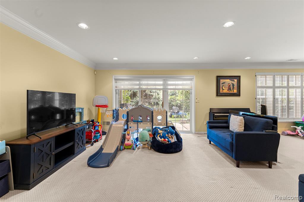 6 Bradford Court, Dearborn, MI 48126 — Photo 34