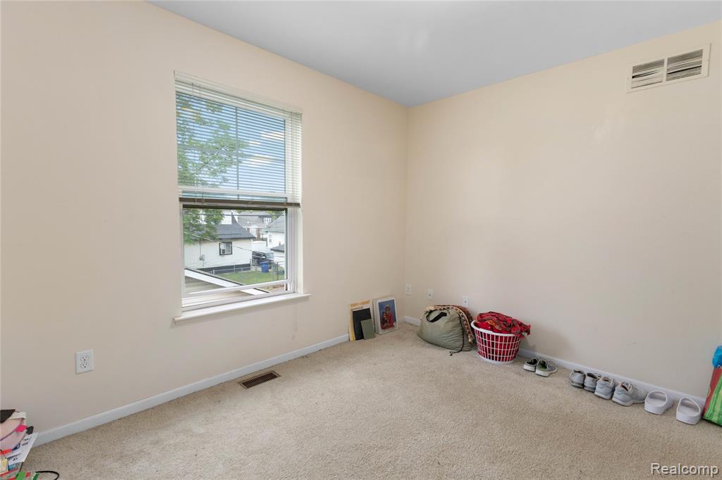 5181 Yemans Street, Hamtramck, MI 48212 — Photo 15