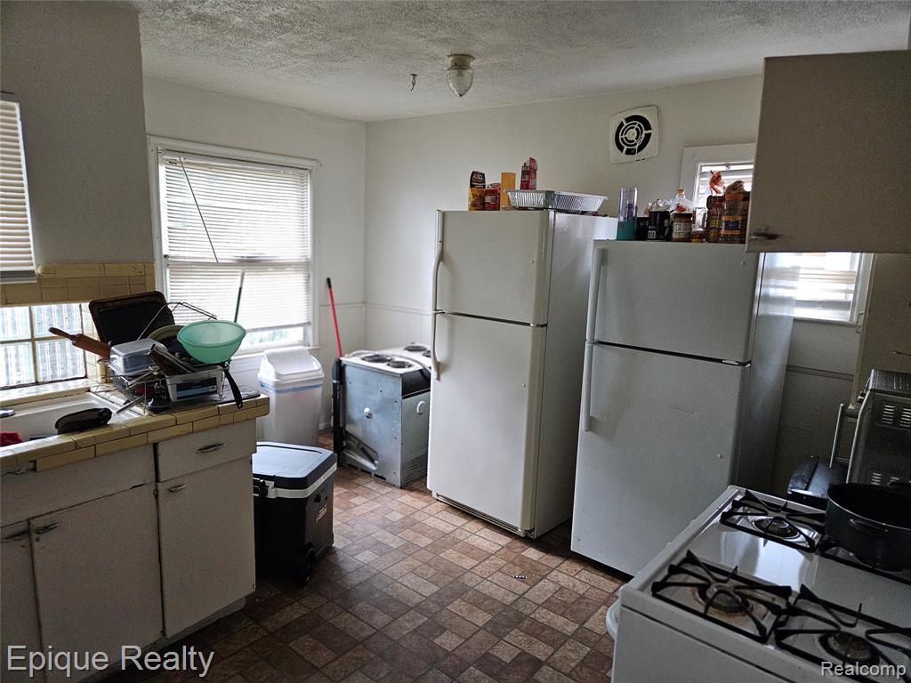 4645 Chatsworth Street, Detroit, MI 48224 — Photo 18