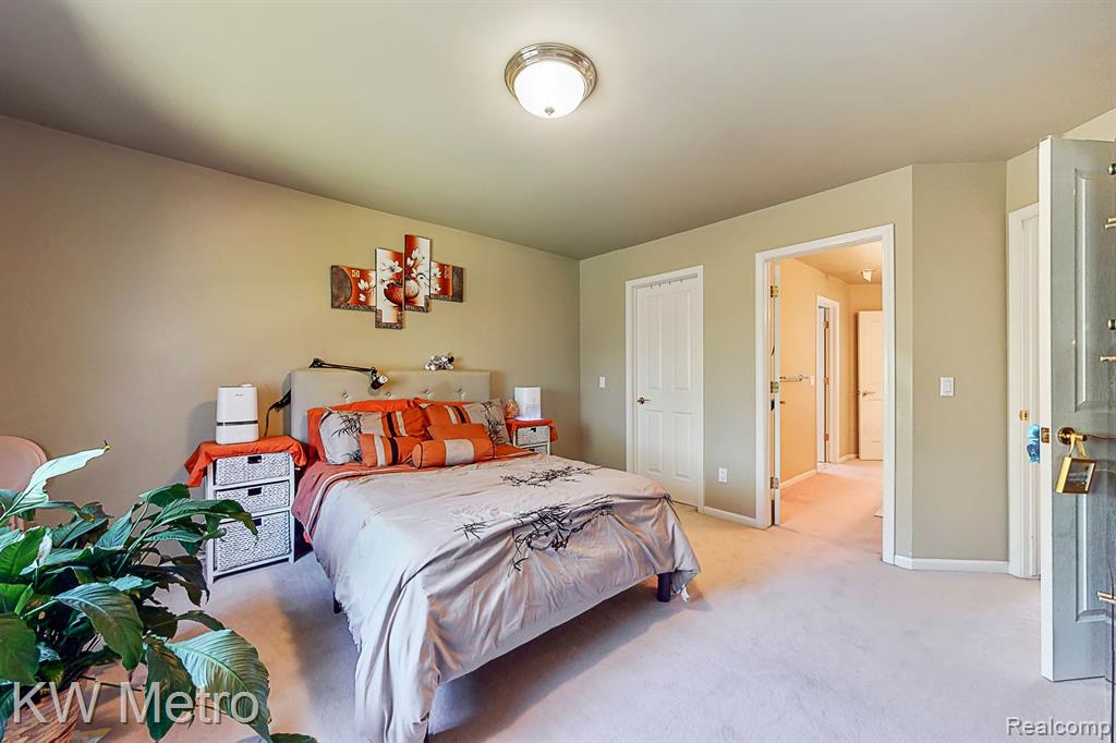 6657 Chelsea Bridge, West Bloomfield, MI — Photo 28