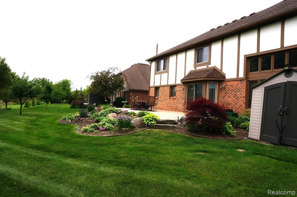 49954 Willowood Drive, Macomb, MI 48044 — Photo 35