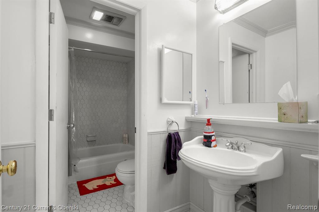 18 Blair Lane, Unit 26, Dearborn, MI 48120 — Photo 19