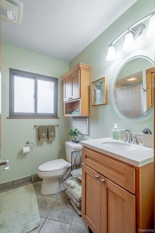7488 DRIFTWOOD Drive, Fenton, MI 48430 — Photo 19