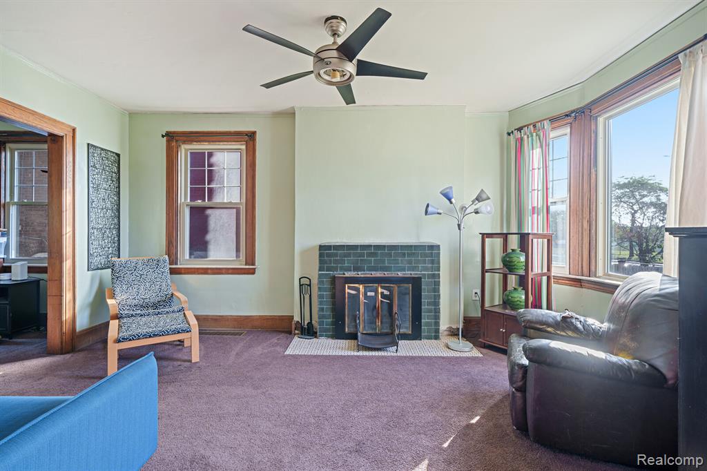 243 E Edsel Ford, Detroit, MI 48202 — Photo 13