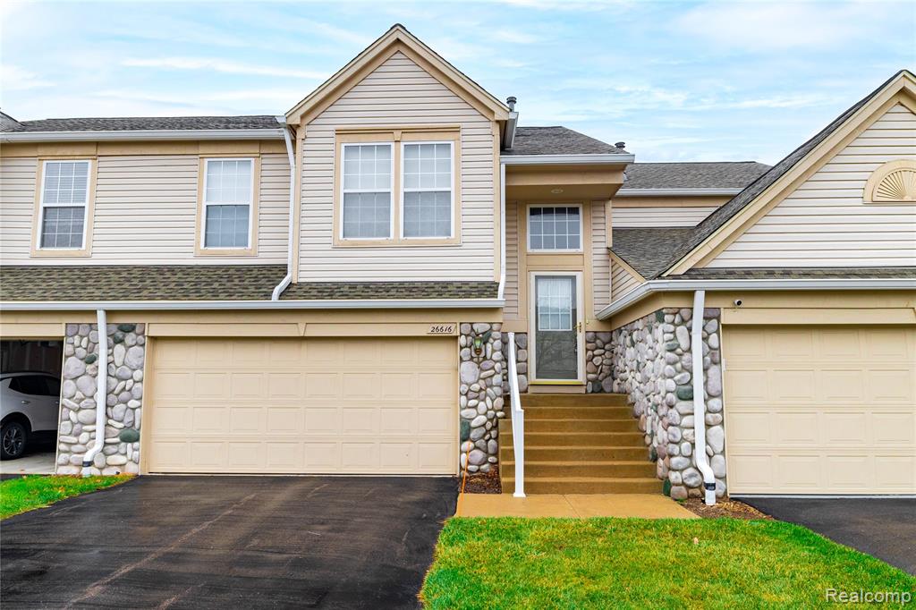 26616 Kirkway Circle, Woodhaven, MI 48183 — front exterior