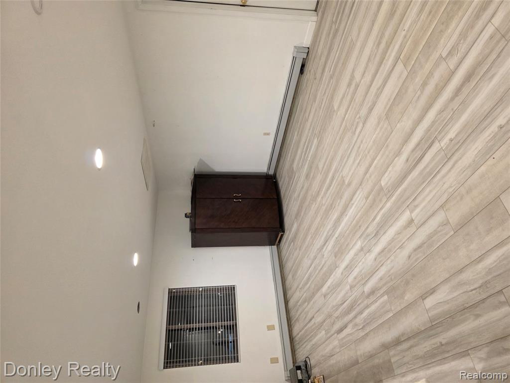 4677 Point Court, MI — Photo 15