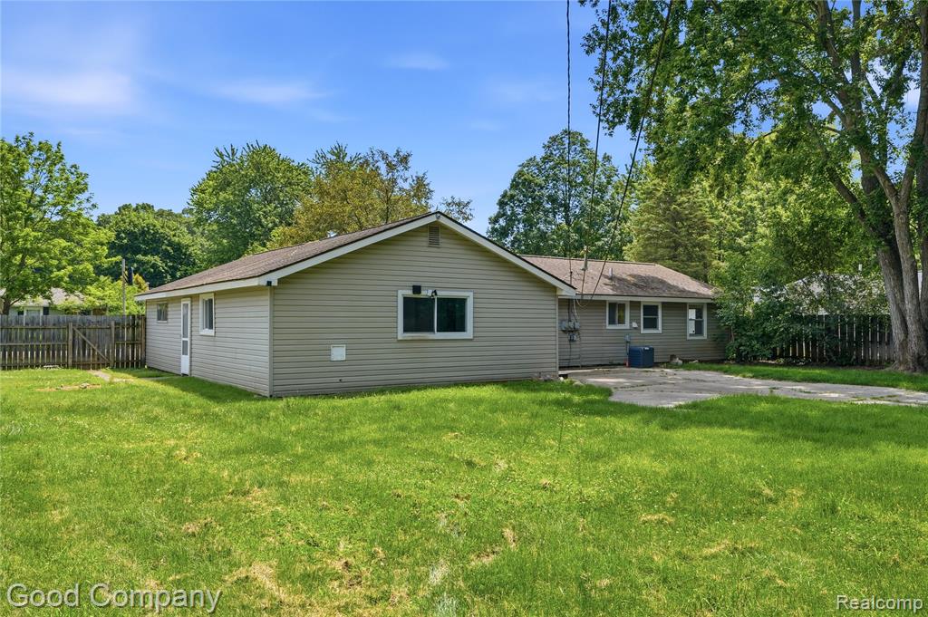 3130 Greenlawn Avenue, Commerce Twp, MI 48382 — Photo 25