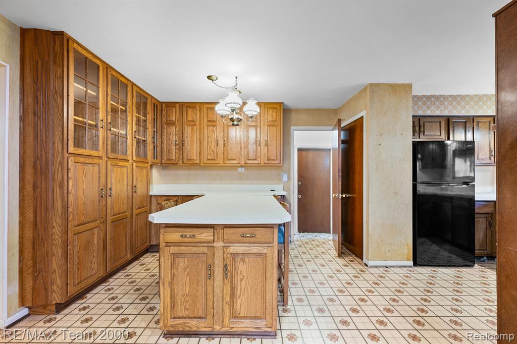 625 CENTRALIA Street, Dearborn Heights, MI 48127 — Photo 19
