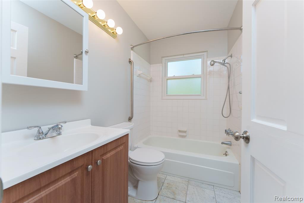 2653 Porcupine Trail, Lapeer, MI 48446 — Photo 15