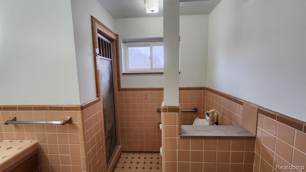 45251 CUSTER Avenue, Utica, MI 48317 — Photo 36