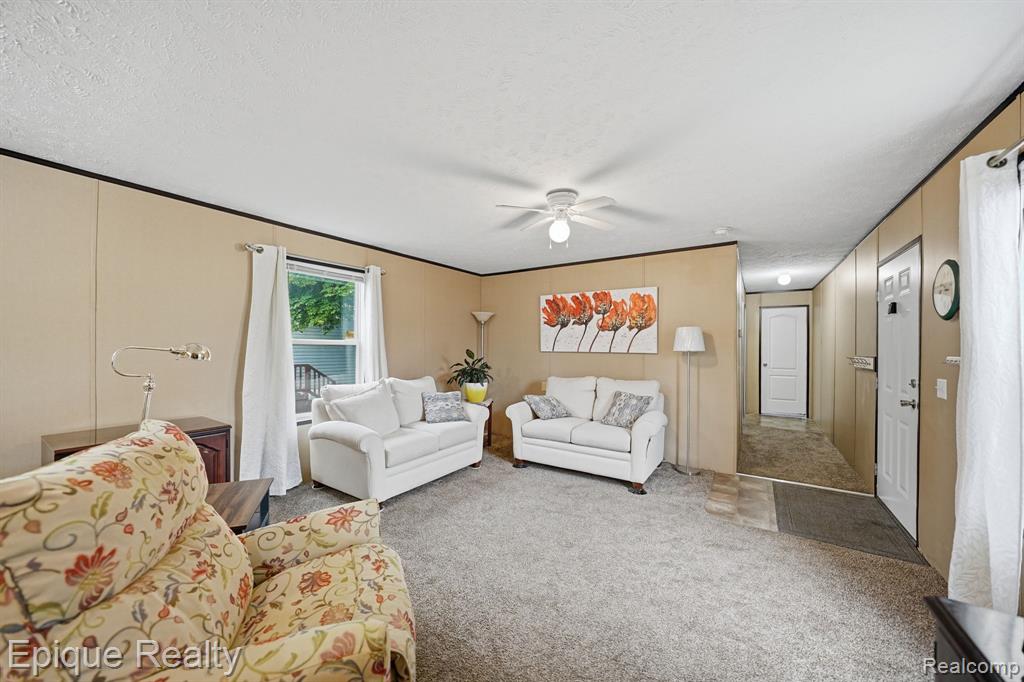 48580 Pineview Drive, Shelby Twp, MI 48317 — Photo 5