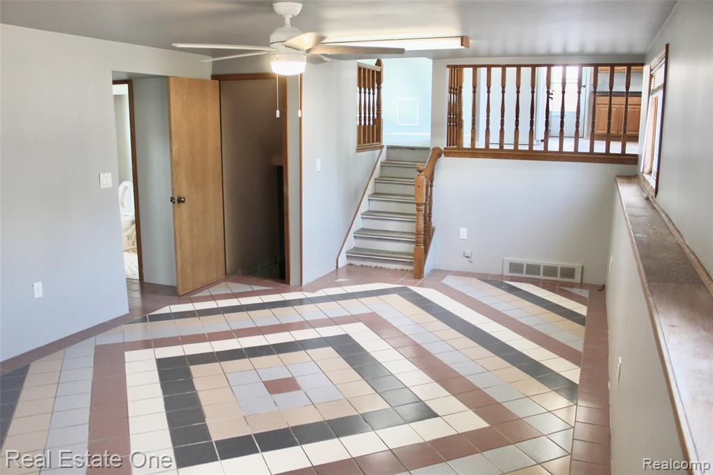 4549 Benjamin Drive, Sterling Heights, MI 48310 — Photo 20